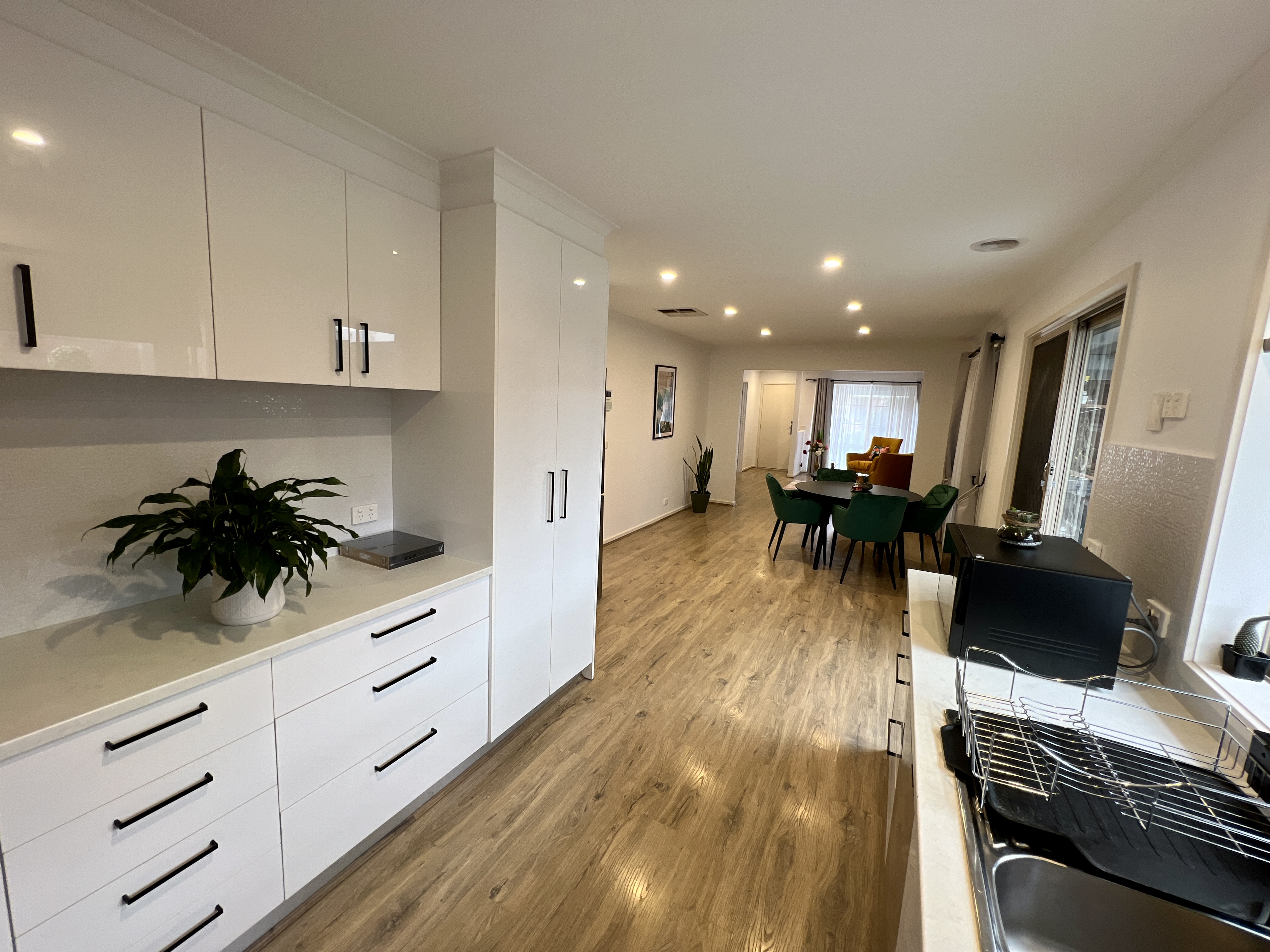 Romeo Court SIL Home dining area