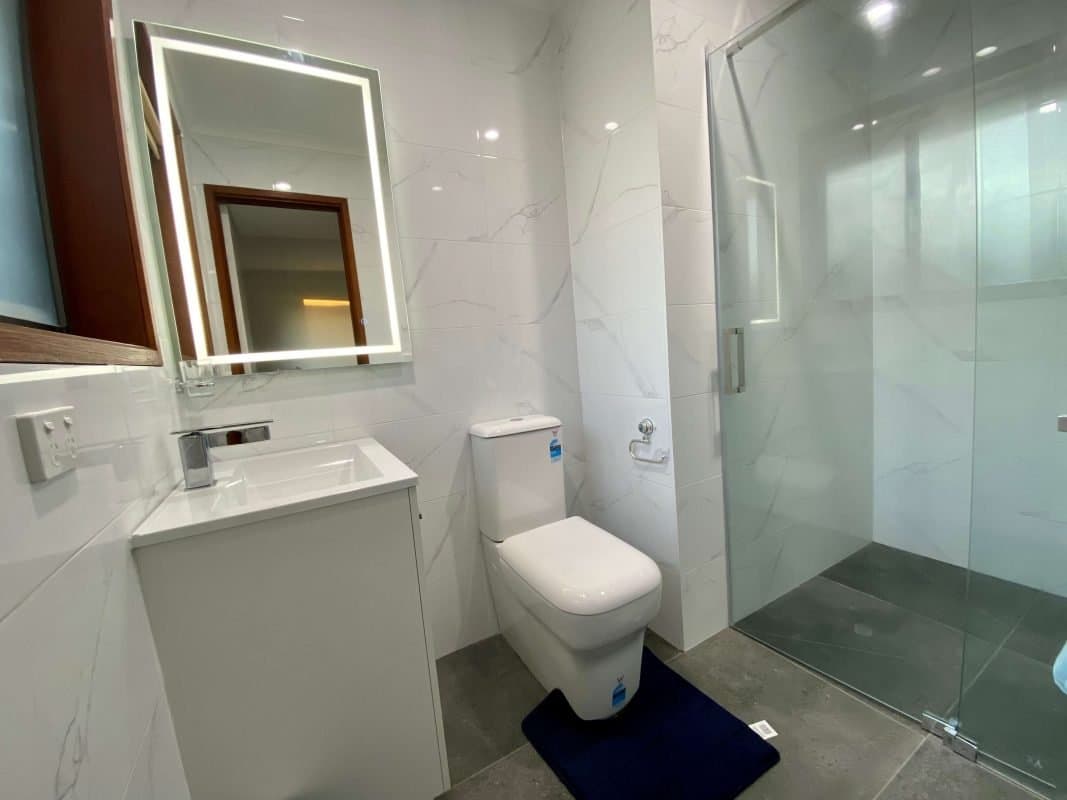 Blackman Avenue SIL Home ensuite